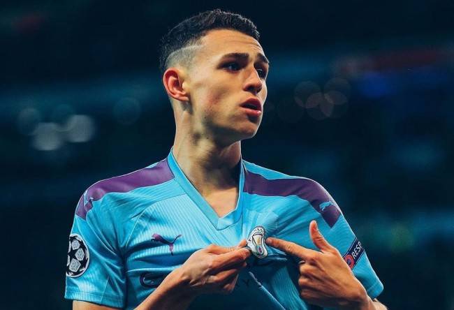 皇冠登1登2登3出租_曼城3-0年轻人集锦:福登破门