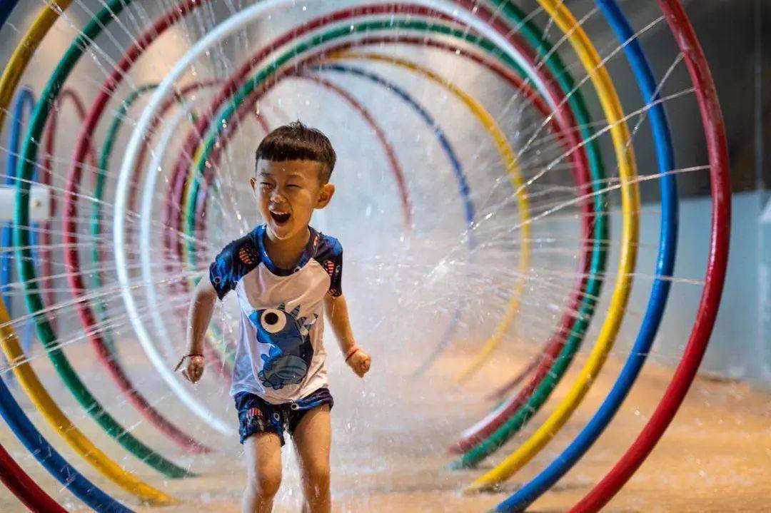 皇冠代理登1,2,3_【长白山温泉皇冠假日酒店】¥2299起抢3天2晚套餐皇冠代理登1,2,3,园景高级房1间2晚连住+次日2大1小自助早餐+聚龙火山温泉+3小时滑雪体验