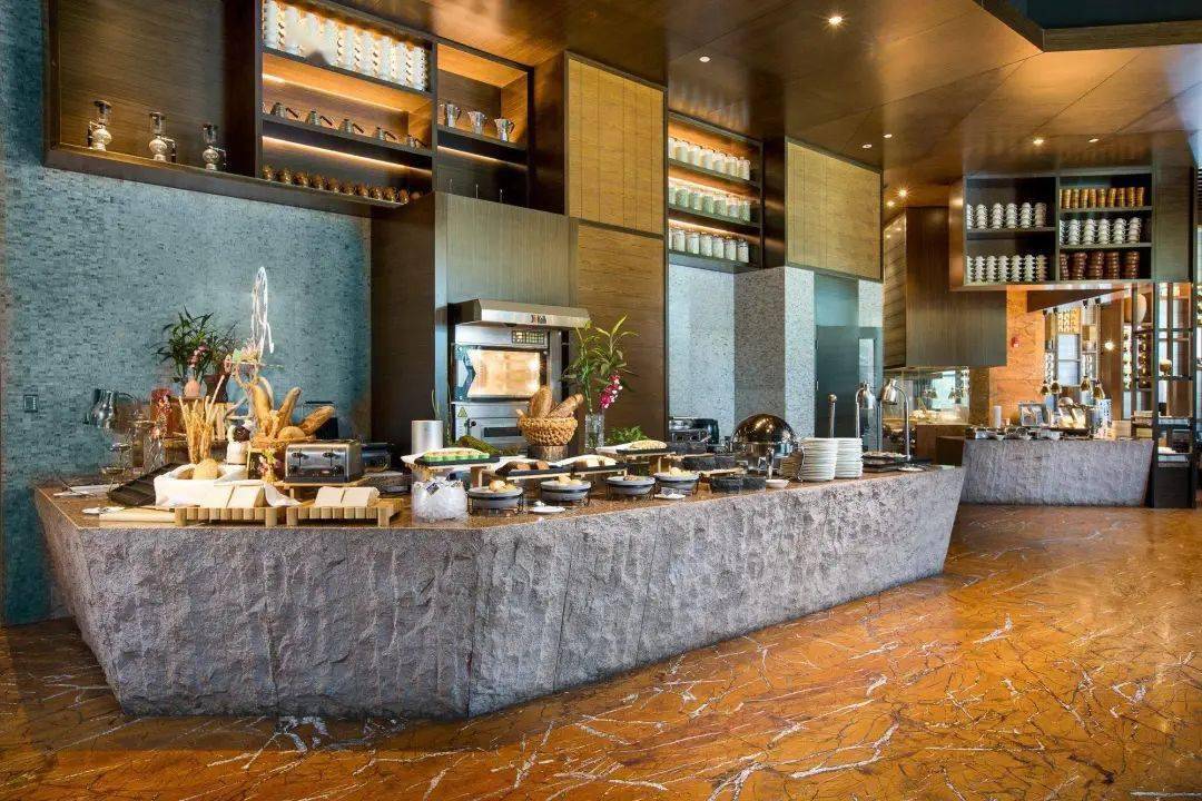 皇冠代理登1,2,3_【长白山温泉皇冠假日酒店】¥2299起抢3天2晚套餐皇冠代理登1,2,3,园景高级房1间2晚连住+次日2大1小自助早餐+聚龙火山温泉+3小时滑雪体验