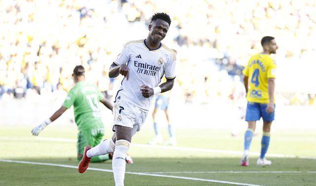 皇冠信用网登2_巴萨补时丢2球遭逆转皇冠信用网登2,哈维辞职!皇马1追2重登榜首