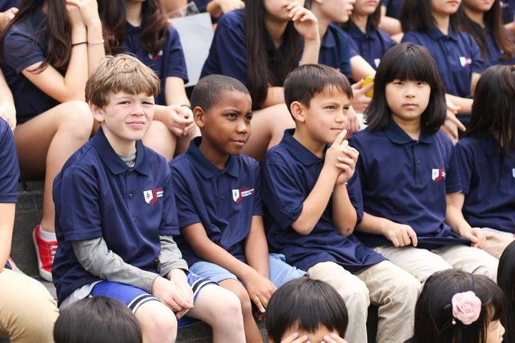 如何申请到皇冠信用网_孩子到美国读小学如何办理如何申请到皇冠信用网?申请上美国小学留学都需要哪些手续?如何办理?