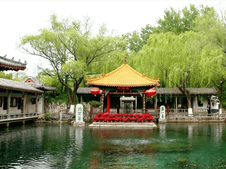 皇冠登一登二登三区别_七律 登千佛山感怀(外二首)