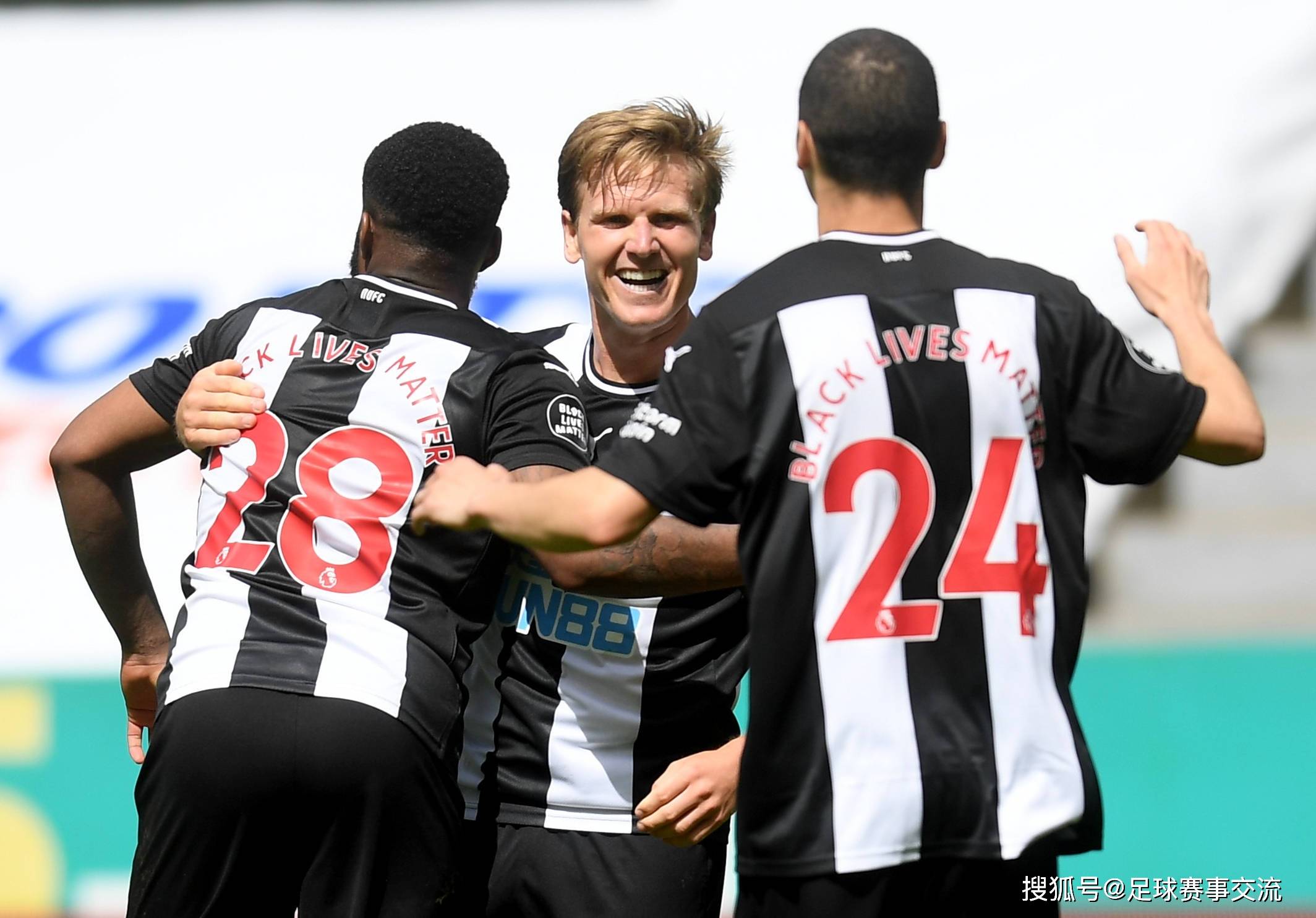 纽卡斯尔联足球_今日足球:水晶宫vs纽卡斯尔联 埃弗顿vs利物浦