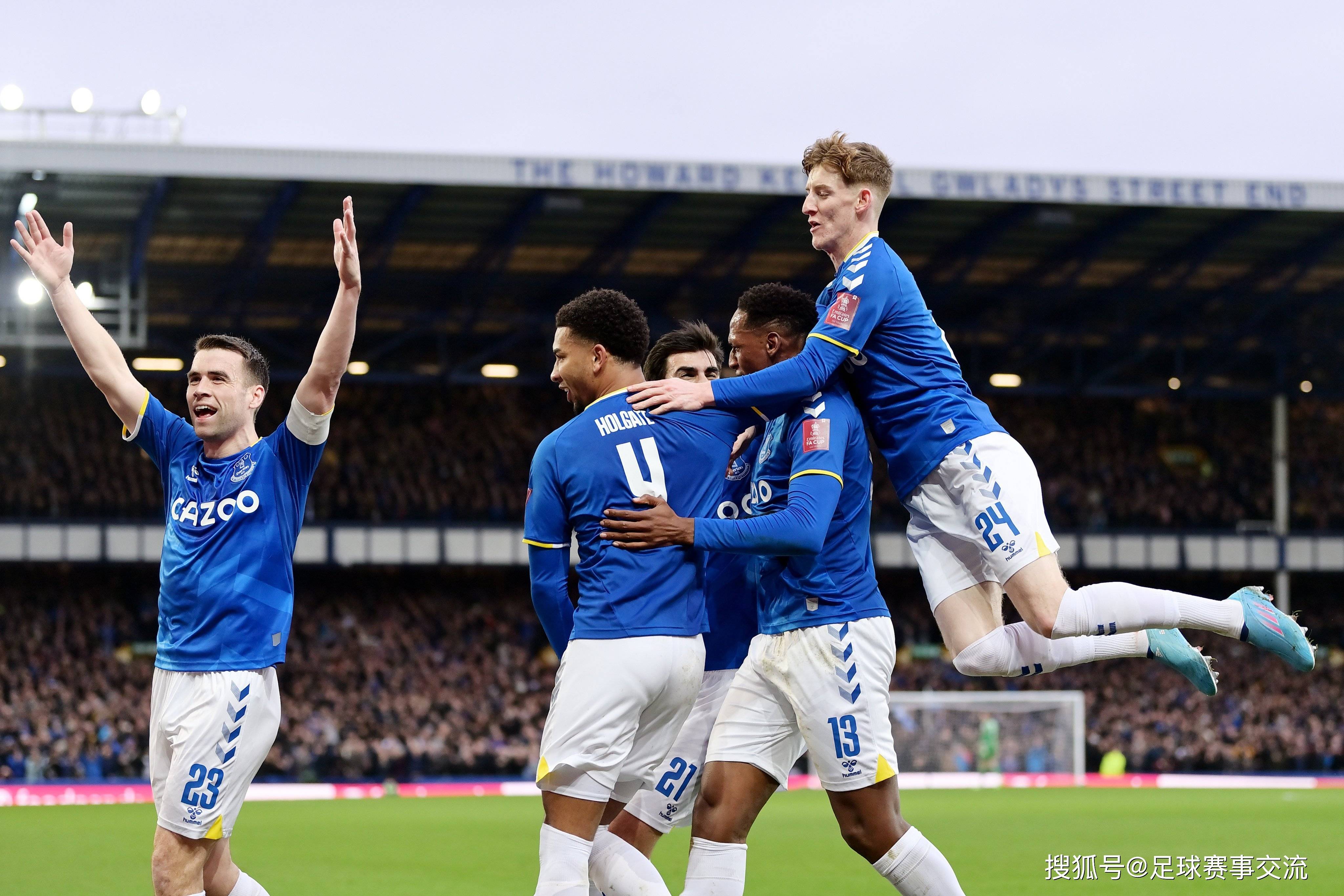 纽卡斯尔联足球_今日足球:水晶宫vs纽卡斯尔联 埃弗顿vs利物浦