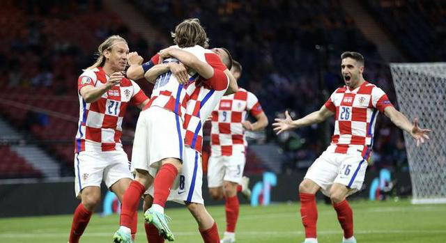 西班牙VS克罗地亚_欧洲杯B组焦点战触动人心西班牙VS克罗地亚,西班牙vs克罗地亚,豪华身价对决!