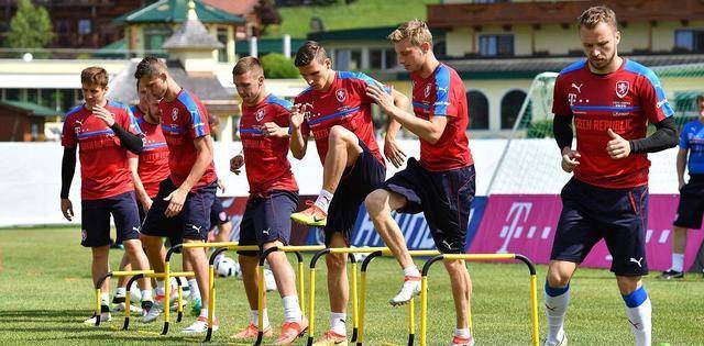 斯洛伐克VS罗马尼亚_荷兰VS苏格兰斯洛伐克VS罗马尼亚,罗马尼亚VS北爱尔兰