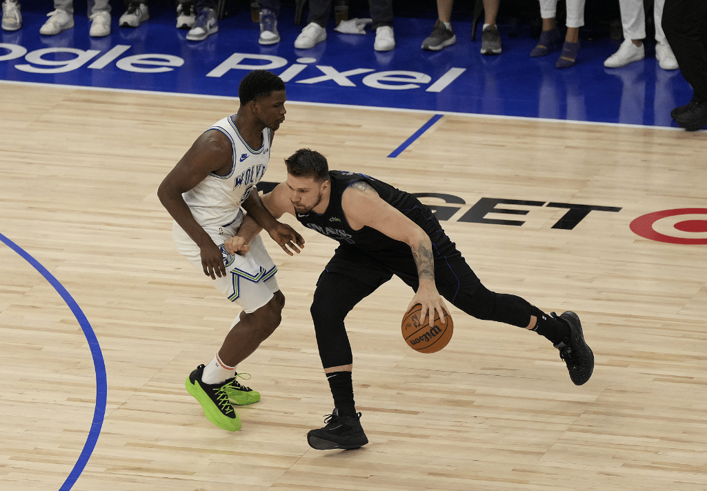 皇冠信用网登3_东契奇3秒准绝杀登全美第一热搜:两名宿盛赞强于伯德 3.46亿超值