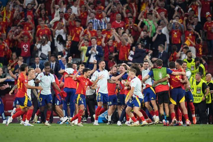 欧洲杯决赛_欧洲杯决赛在即欧洲杯决赛!足球能否“回家”?