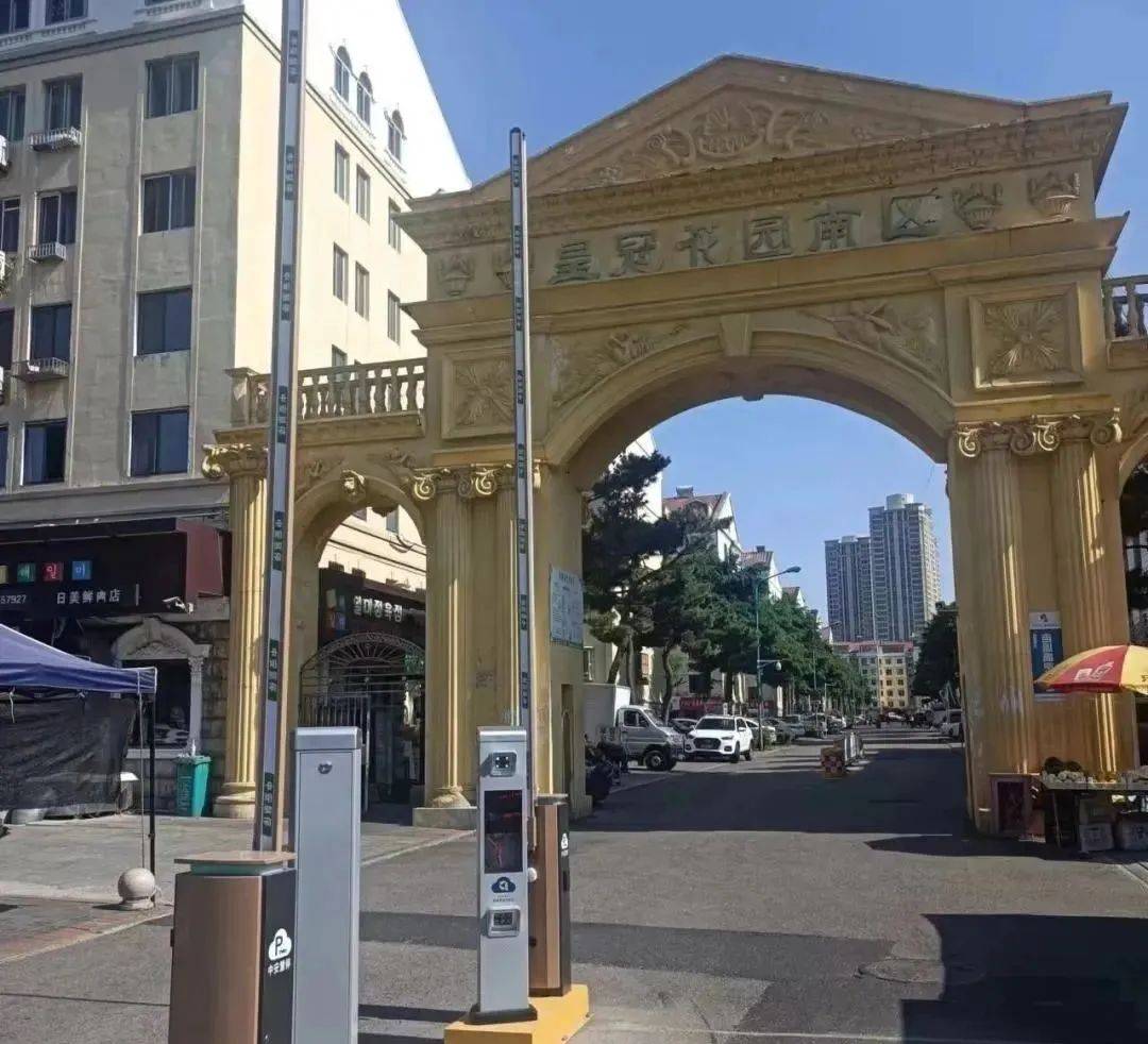 皇冠app安装_皇冠街道:安装起落杆 增强小区微治理