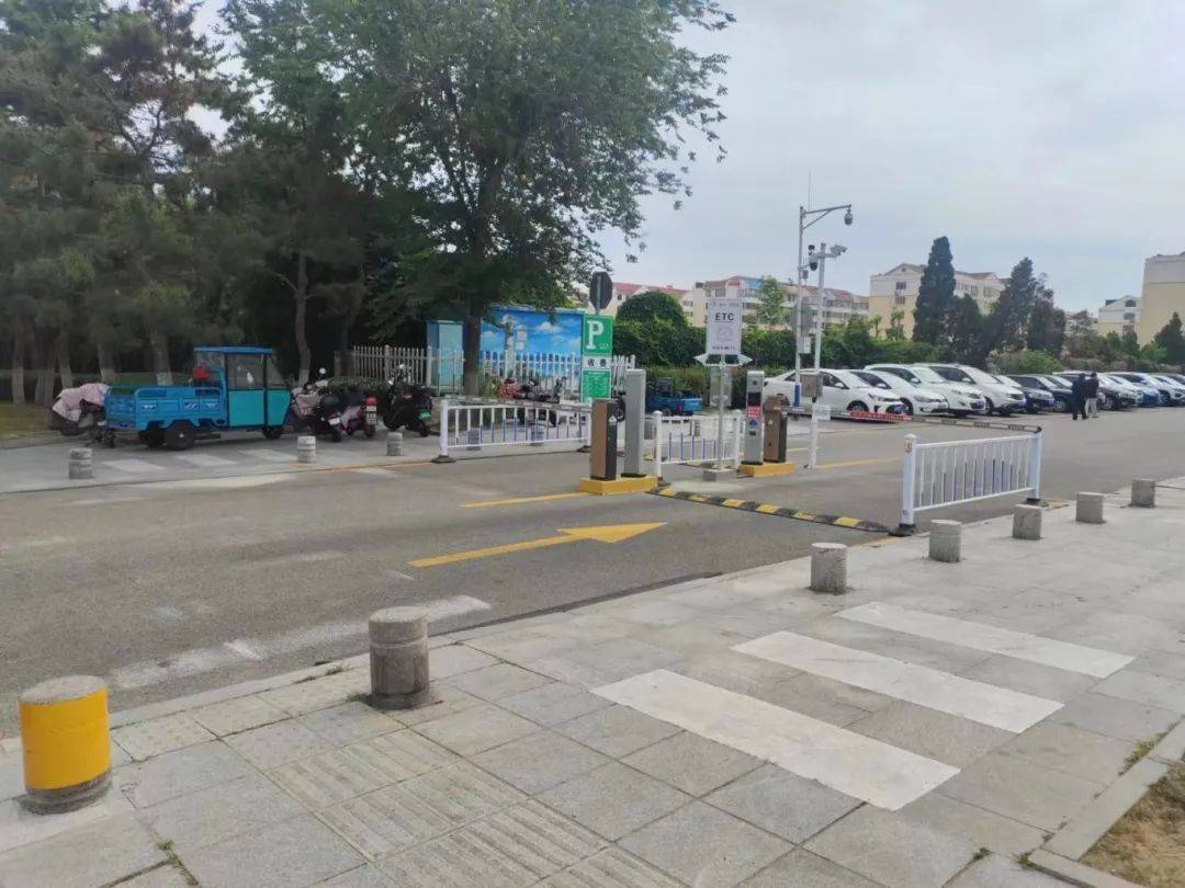 皇冠app安装_皇冠街道:安装起落杆 增强小区微治理