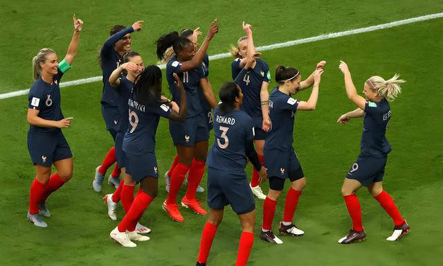 法国-哥伦比亚_阿贾克斯挑战伏伊伏丁那法国-哥伦比亚,法国女足迎战哥伦比亚