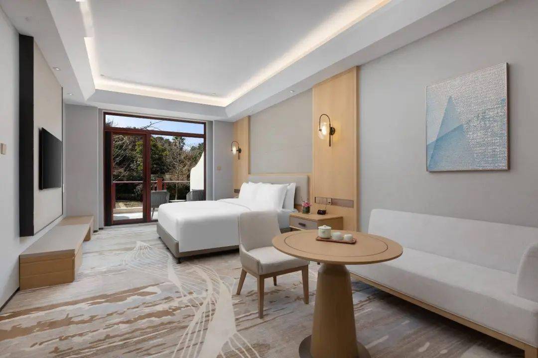 皇冠代理登1,2,3_【舟山海景皇冠假日酒店】3天2晚¥1399起套餐皇冠代理登1,2,3,含高级房1间2晚连住+每间夜双早+入住当日免费迷你吧等~