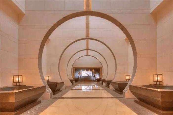 皇冠代理登1,2,3_【扬州皇冠假日酒店】3天2晚¥999起享高级房2间夜(不含早)+首日欢迎水果1份+室内恒温游泳池等~