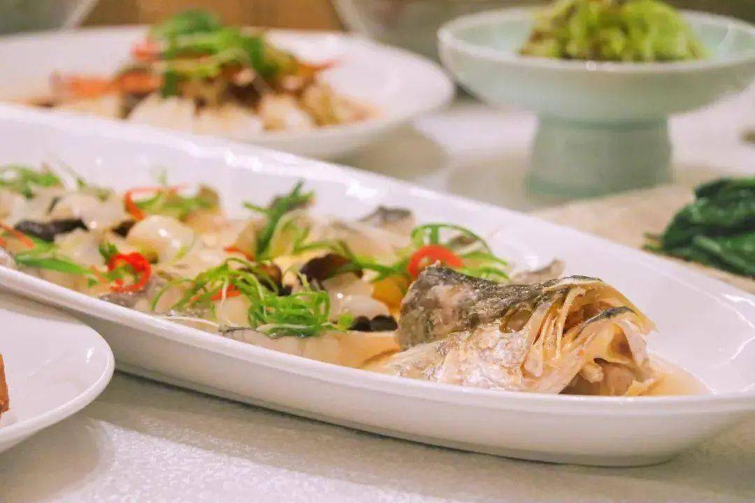 皇冠代理登1,2,3_【舟山海景皇冠假日酒店】3天2晚¥1399起套餐皇冠代理登1,2,3,含高级房1间2晚连住+每间夜双早+入住当日免费迷你吧等~