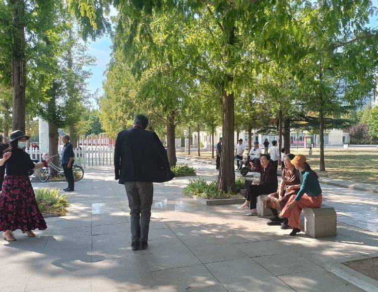 皇冠登一登二登三区别_花上月令 登秋高(外三首)