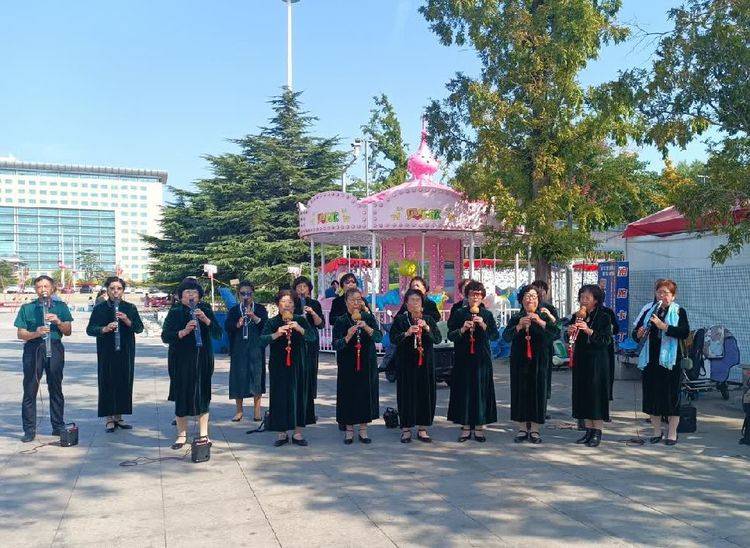 皇冠登一登二登三区别_花上月令 登秋高(外三首)