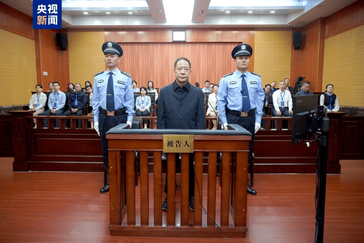 新版hga030_大搞权色、钱色交易新版hga030!被控受贿2.07亿余元的殷美根曾与龙年“首虎”胡强共事