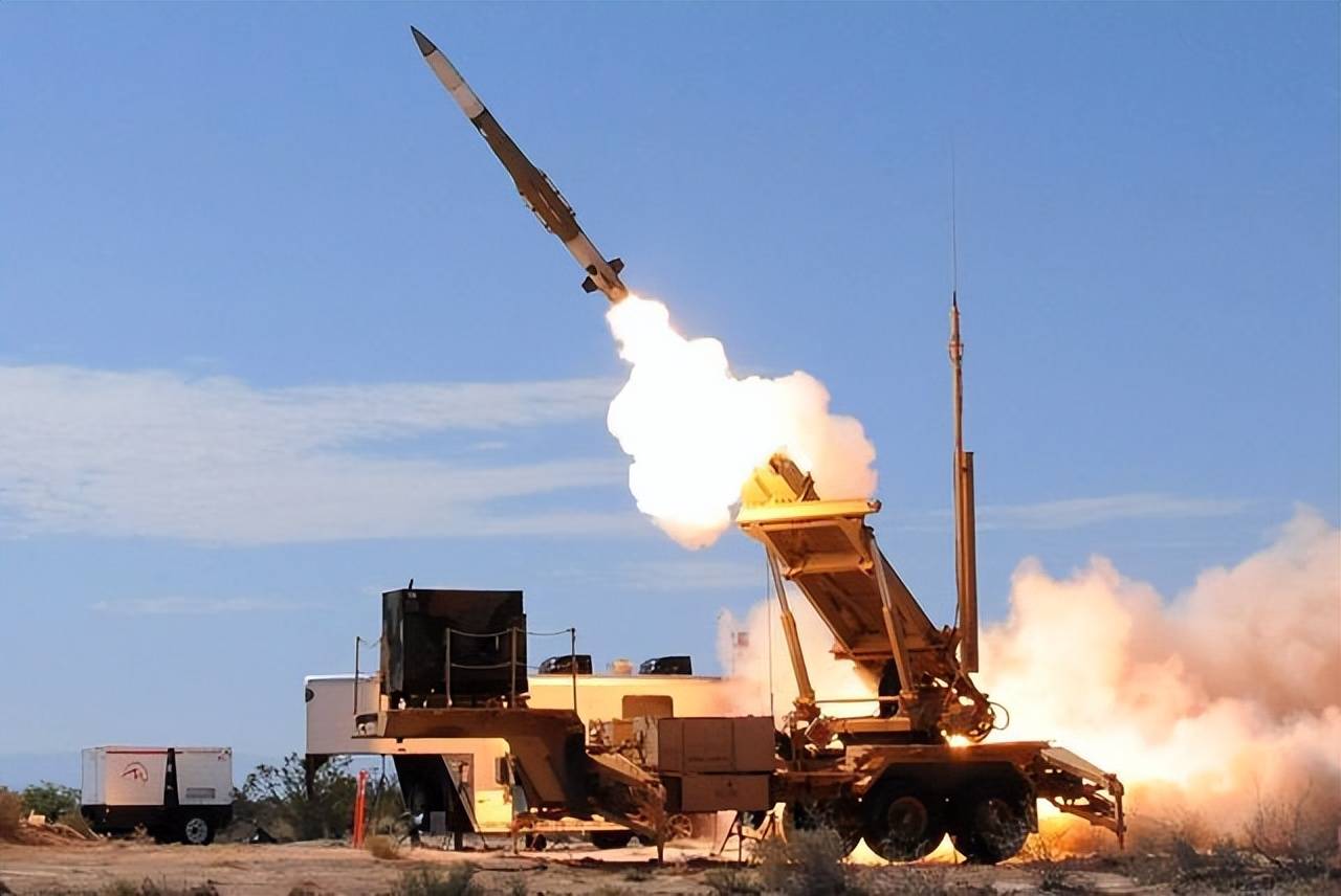 皇冠信用网会员_F35奔袭3600公里轰炸皇冠信用网会员,数百雷达全瞎眼,以军导弹却大量空中爆炸