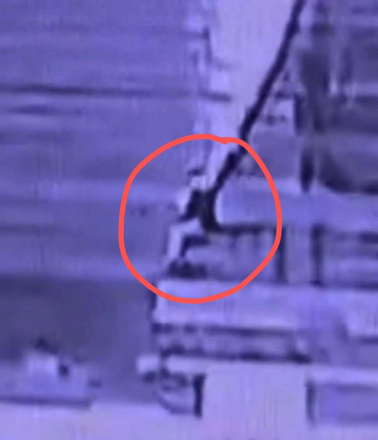 皇冠信用网出租代理_山东东营21岁小伙凌晨坠下黄河浮桥皇冠信用网出租代理,亲属:他是家中独子,救援队仍在搜救