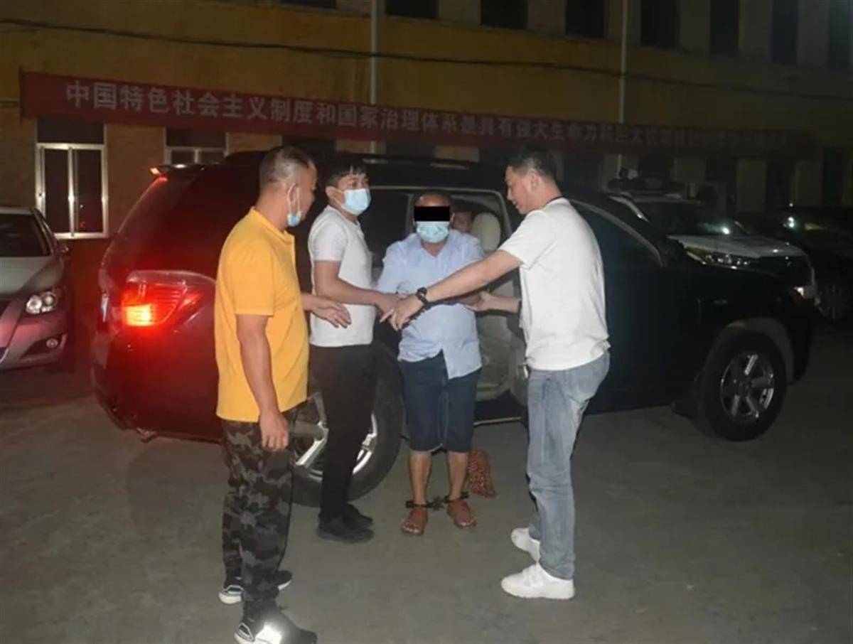 怎么弄皇冠信用_姐姐为亡弟追凶26年:雪天蹲守冻到手裂怎么弄皇冠信用,确认嫌犯后气得舌头咬出血又咽下