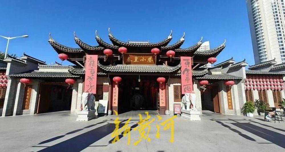 皇冠信用网开户_秦皇岛一网红夜市被指违规占用规划绿地却经营4年之久皇冠信用网开户,当地回应:无审批手续 | 刚调查