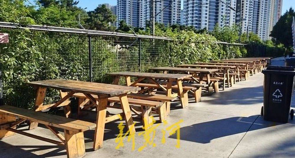 皇冠信用网开户_秦皇岛一网红夜市被指违规占用规划绿地却经营4年之久皇冠信用网开户,当地回应:无审批手续 | 刚调查