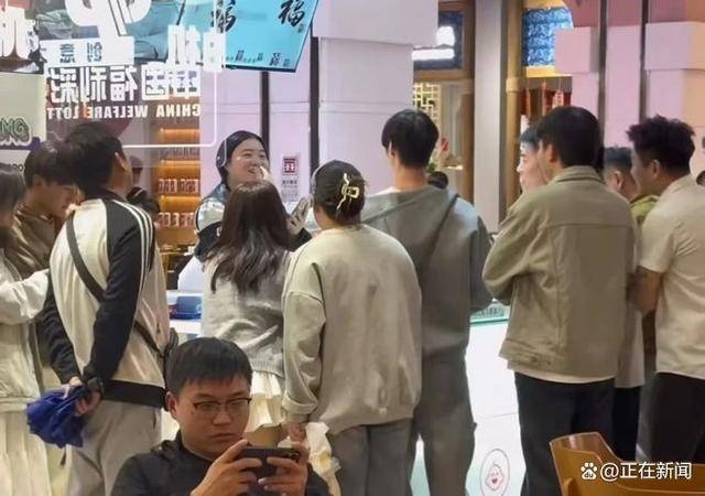 皇冠信用网庄家_合肥两小伙辞职前买彩票中100万皇冠信用网庄家,店员:两人平分