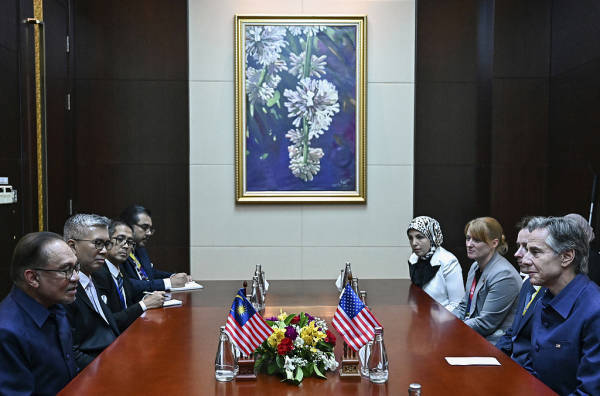 皇冠信用网出租足球_马来西亚总理安瓦尔:我当面就拒绝了布林肯皇冠信用网出租足球,别教我们做事