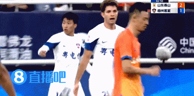 皇冠信用網登3代理_亲手送走?马宁看VAR坚持直红+10秒两黄皇冠信用網登3代理,先后罚下梅州两人🟥