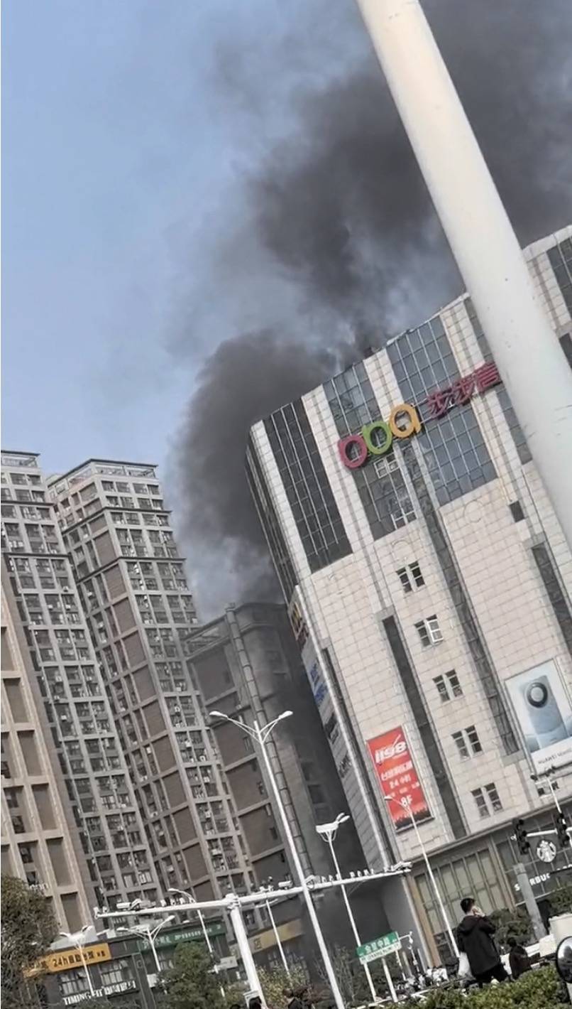 皇冠信用盘需要押金吗_长沙一商超负三楼起火:115名消防人员处置皇冠信用盘需要押金吗,明火扑灭无伤亡