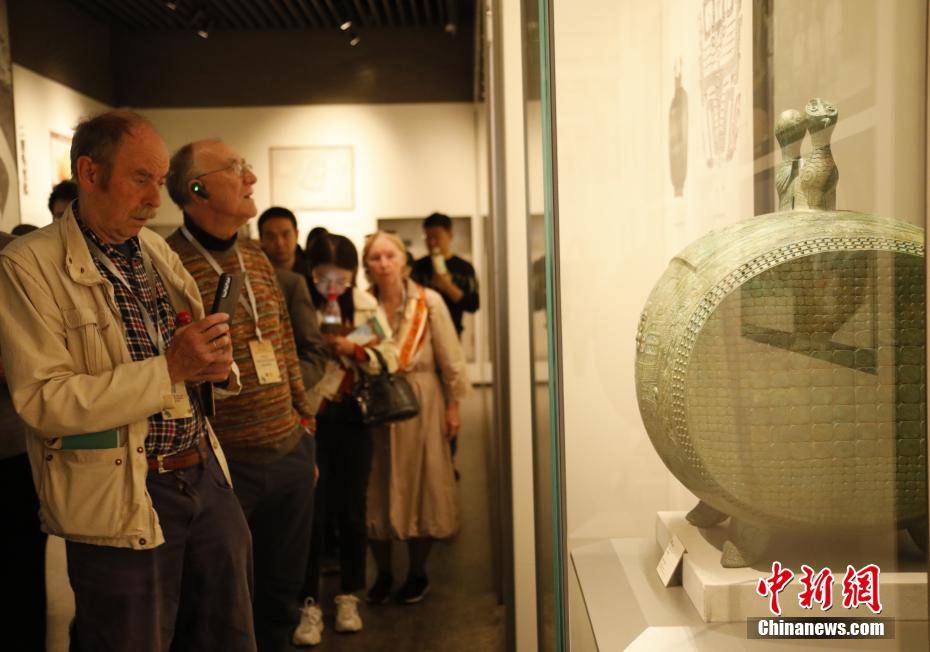 皇冠信用网开户_河南郑州:13国逾40位外籍古典学专家学者开启“商都”之旅