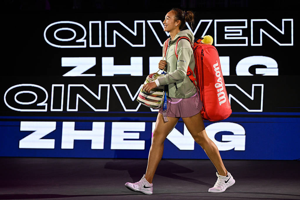 皇冠信用盘开户_祝贺皇冠信用盘开户!郑钦文获WTA年终总决赛小组赛首胜
