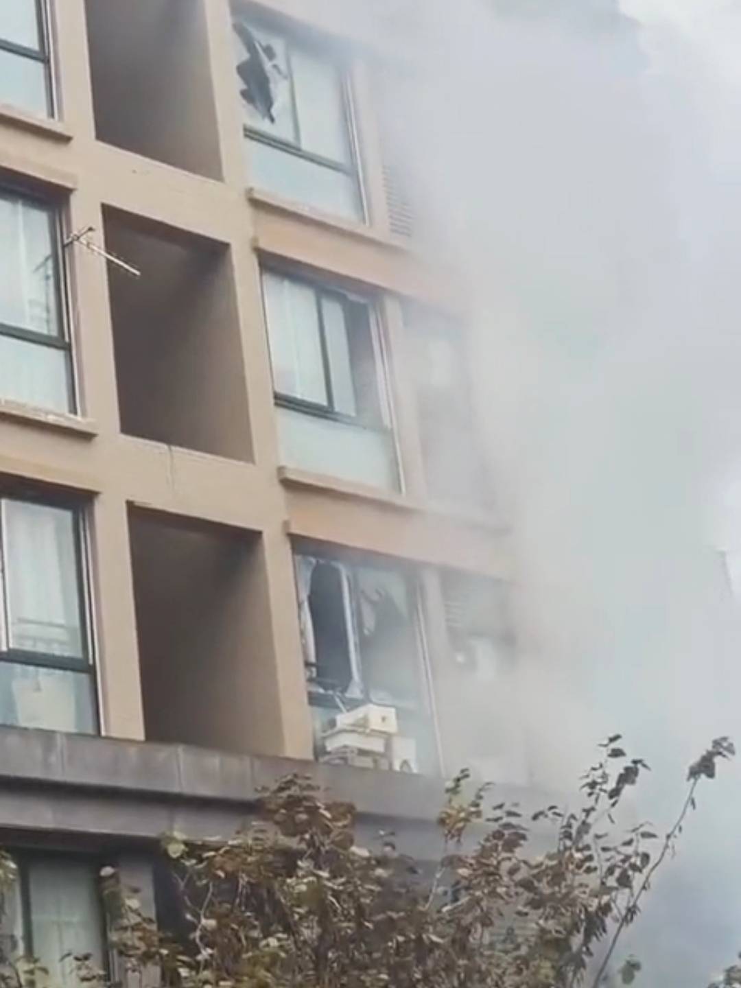 皇冠信用登2代理_河南许昌一小区发生爆炸传出巨响 当地回应:有人受伤皇冠信用登2代理,已送医治疗