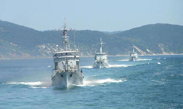 皇冠信用网登2登3_一批菲军冲上岸皇冠信用网登2登3,对解放军“亮刀子”,中方抓紧填海,才是硬道理