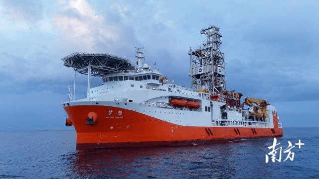 皇冠信用网平台出租_我国首艘皇冠信用网平台出租!在广州正式入列!习近平发来贺信