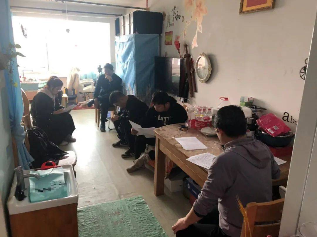 体育皇冠信用网_北京一居民家断水20多天体育皇冠信用网,只因邻居突然变卦……