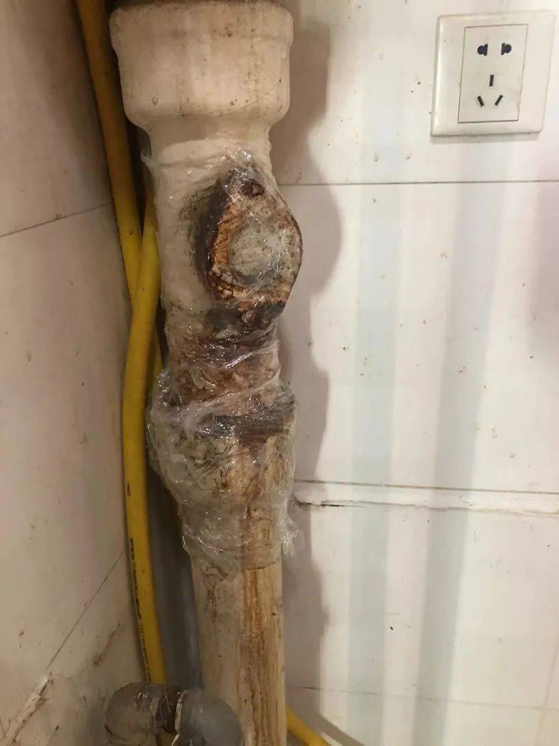 体育皇冠信用网_北京一居民家断水20多天体育皇冠信用网,只因邻居突然变卦……