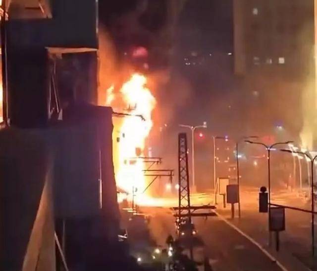 皇冠足球平台_突发:以色列遭袭