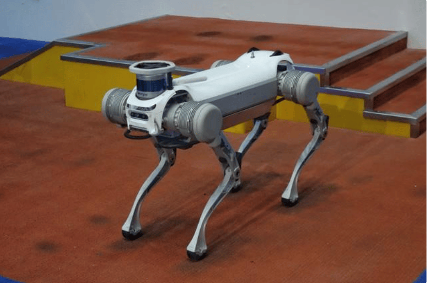 皇冠信用网登3代理_轮到美国人抗议了!国产机械狗已经不简单了皇冠信用网登3代理,没想到机器狼群更勇猛!