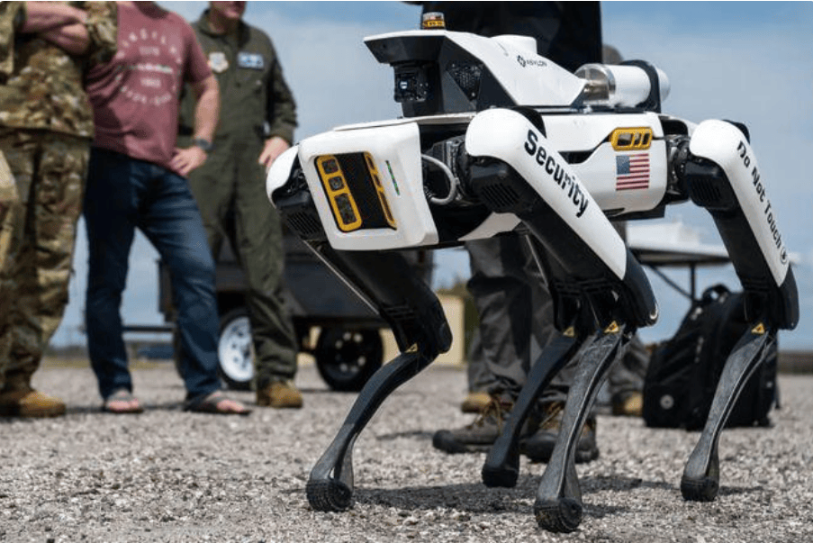 皇冠信用网登3代理_轮到美国人抗议了!国产机械狗已经不简单了皇冠信用网登3代理,没想到机器狼群更勇猛!