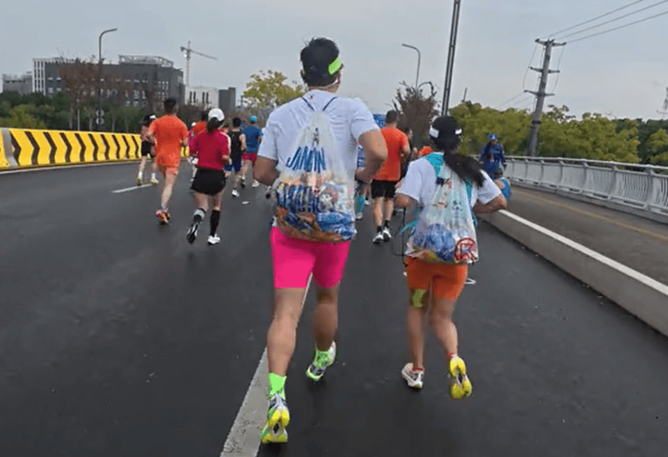 皇冠体育App下载_苏州马拉松薅“能量胶”的男女已找到皇冠体育App下载,文体旅游局正沟通请示或对其作出禁赛处罚