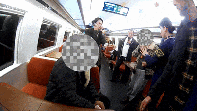 皇冠登3代理申请_列车上皇冠登3代理申请,突然传来哭声,女子从包中拿出根断指……