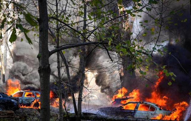 皇冠信用網_北约武器助力乌克兰皇冠信用網,6架苏-24直击俄罗斯,普京祭出核策略