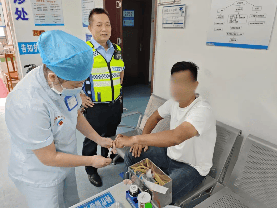 皇冠信用網会员开户_事发海口!男子一大早开车撞护栏皇冠信用網会员开户,交警一查:有蹊跷!