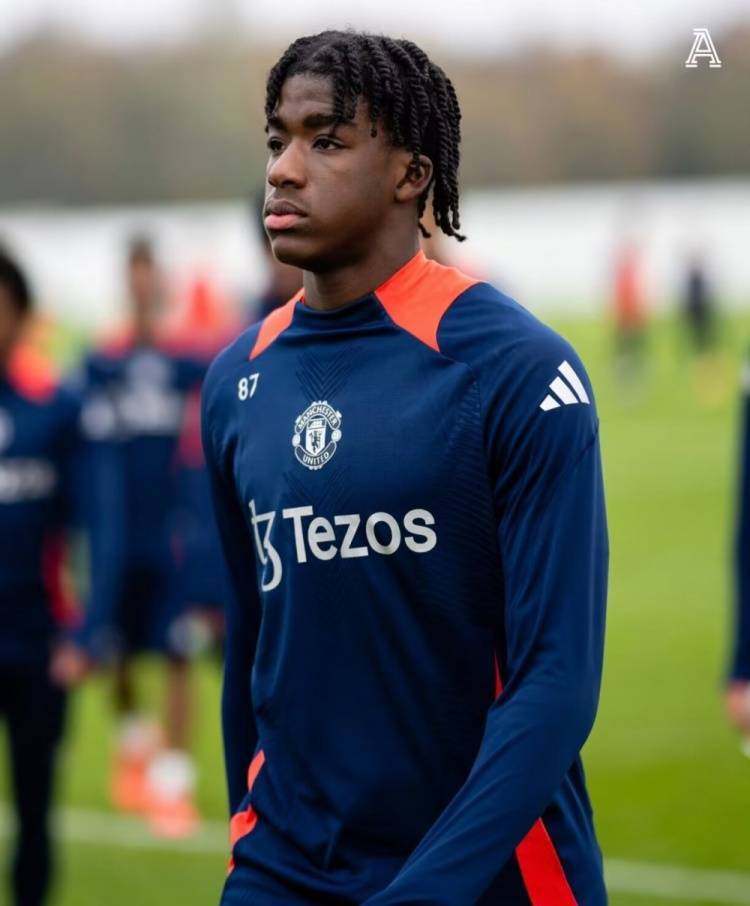 怎么注册皇冠信用网_TA:16岁后卫库孔基将首次随曼联出征怎么注册皇冠信用网,有望进入替补名单