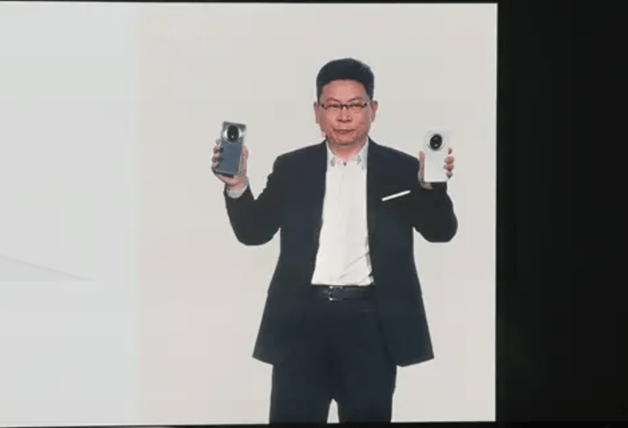 皇冠信用網占成代理_华为Mate70自研鸿蒙皇冠信用網占成代理,首发麒麟9020?余承东说对的起那四个字