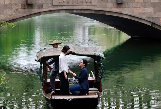 Spanish League B_36岁霍启仁求婚成功Spanish League B,霍启刚郭晶晶乐开花,女方是泰国人颜值很高