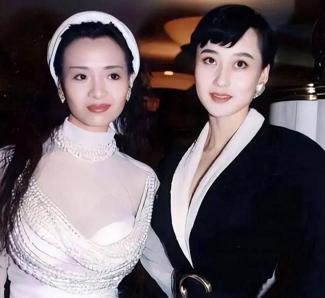 World Cup Crown Platform_利智算不算顶级大美人World Cup Crown Platform?看看她和关之琳、翁虹的合照就知道了