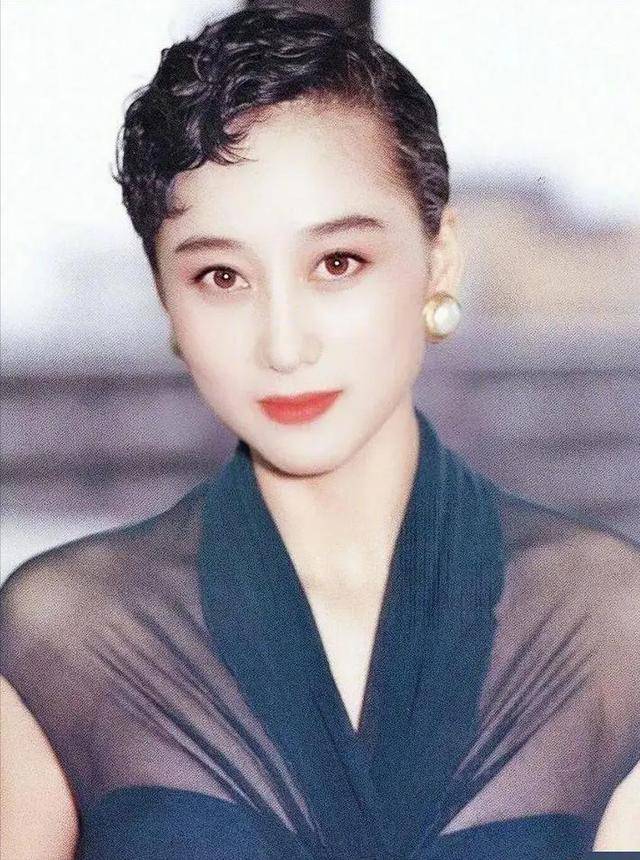 World Cup Crown Platform_利智算不算顶级大美人World Cup Crown Platform?看看她和关之琳、翁虹的合照就知道了