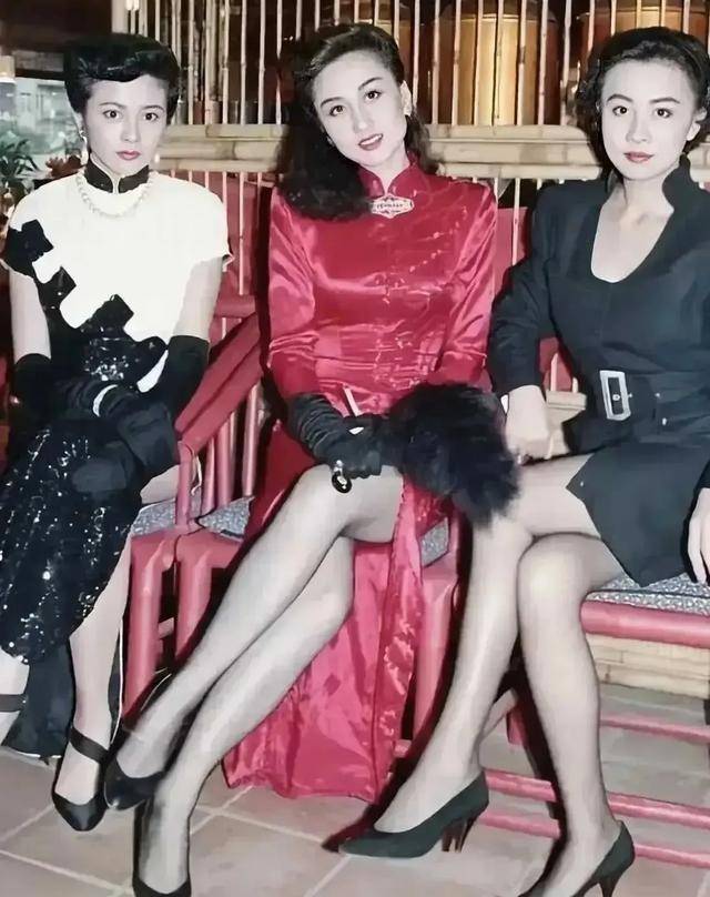 World Cup Crown Platform_利智算不算顶级大美人World Cup Crown Platform?看看她和关之琳、翁虹的合照就知道了